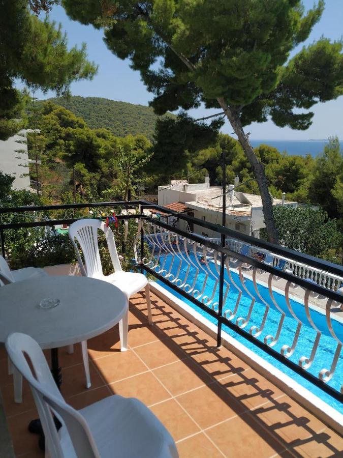 Lions 2 Studios & Apartments, Poros Island. 포로스타운 외부 사진