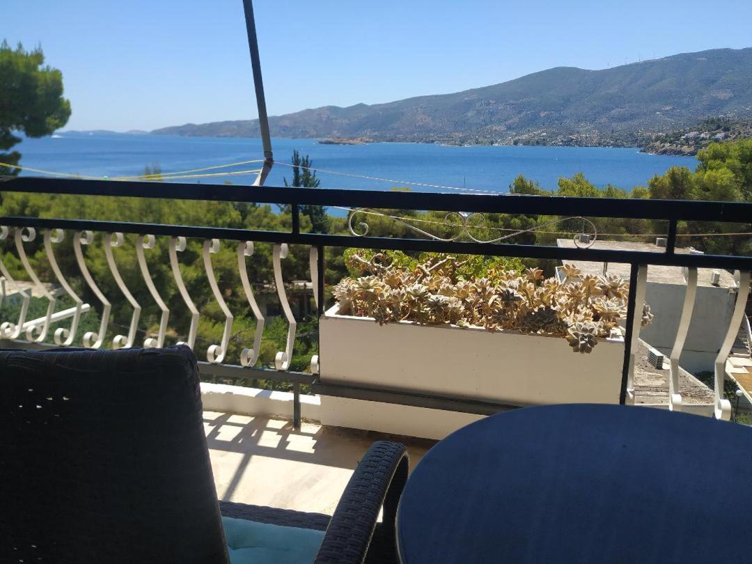 Lions 2 Studios & Apartments, Poros Island. 포로스타운 외부 사진