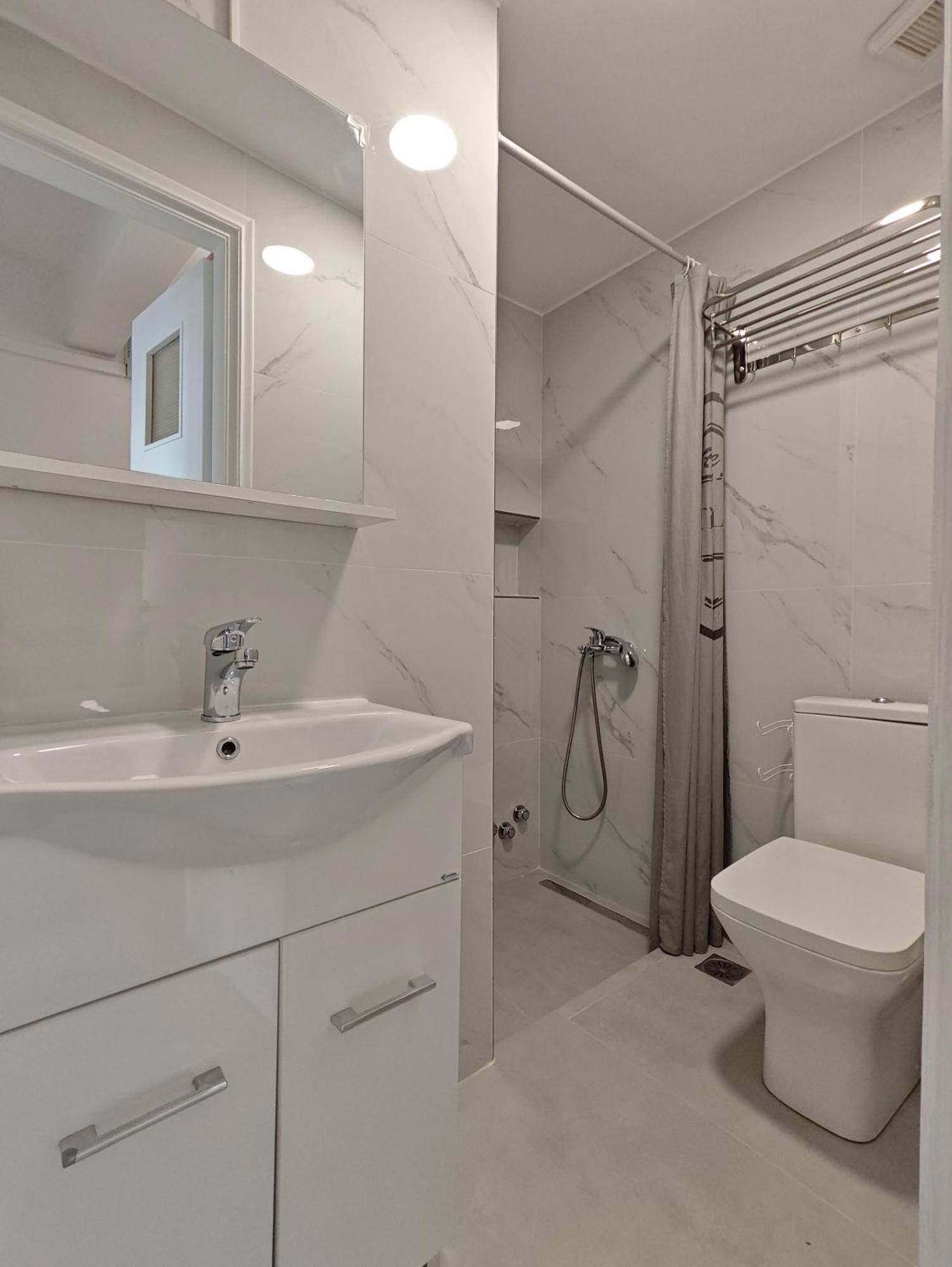Lions 2 Studios & Apartments, Poros Island. 포로스타운 외부 사진