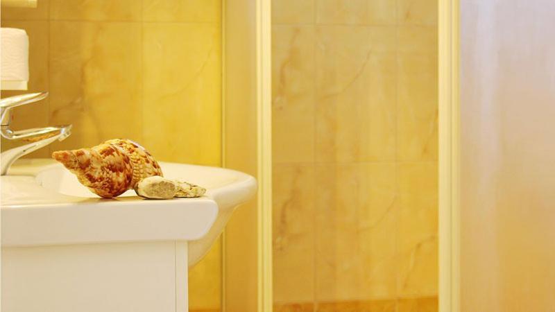 Lions 2 Studios & Apartments, Poros Island. 포로스타운 외부 사진