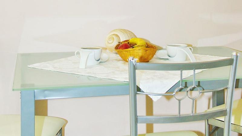Lions 2 Studios & Apartments, Poros Island. 포로스타운 외부 사진
